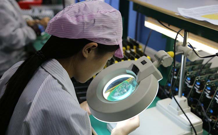 PCB Testing-Manual visual inspection